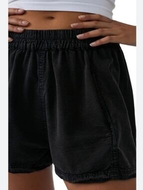 Free people get free poplin shorts black pull on size medium slash pockets